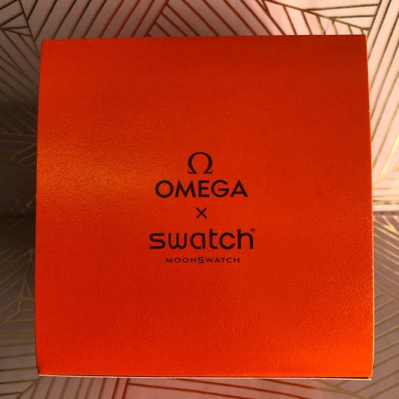 Swatch X Omega Unisex Bioceramic MoonSwatch Mission On Earth Lava Edition - Picture 9 of 16